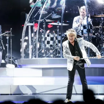 Rod Stewart kolabirao na pozornici, dru&scaron;tvenim mrežama &scaron;iri se snimka