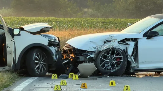 Stravični prizori kod Požege: Frontalni sudar Audija i Renaulta, četvero ljudi u bolnici