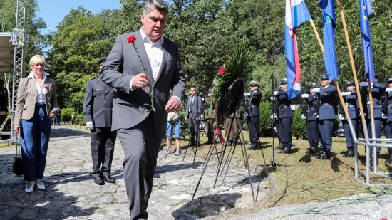 Milanović: 'Čudo je da ovaj praznik jo&scaron; postoji, ne bismo ga imali bez Tuđmana, Mesića i Manolića'