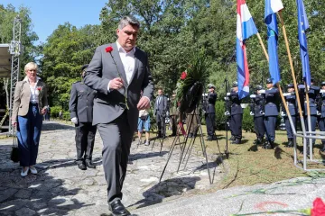 Milanović: 'Čudo je da ovaj praznik jo&scaron; postoji, ne bismo ga imali bez Tuđmana, Mesića i Manolića'
