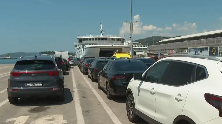 Kaos i gužve na povratku s produženog vikenda, ali Toni ima rje&scaron;enje: 'Pustit muziku i uživat'
