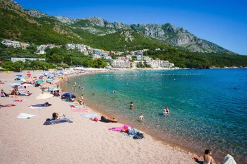 Ležaljke na jadranskom odmarali&scaron;tu ko&scaron;taju 240 eura! Mje&scaron;tane razljutila jo&scaron; jedna stvar