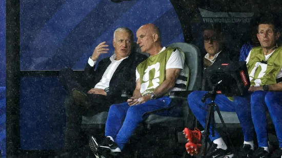 Deschamps i igrači komentirali pauzu od dva sata zbog nevremena