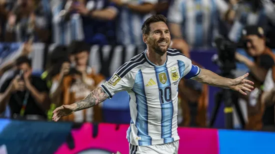 Dan za povijest! Messi je u&scaron;ao u legendu, ali Mbapp&eacute; ga prati u stopu