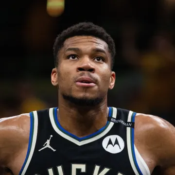 NBA bomba pred ponoć: Giannis napu&scaron;ta Buckse nakon 13 godina!