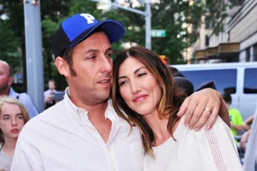 Adam Sandler podigao ljestvicu: Iznenadio suprugu za godi&scaron;njicu braka nesvakida&scaron;njim darom