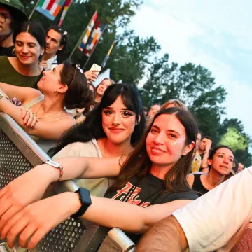 Dame iz prvog reda ukrale show: Ovako je izgledala druga večer INmusic festivala
