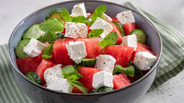 Recept za salatu od lubenice i krastavaca osvaja svijet: Ovaj sastojak daje poseban okus