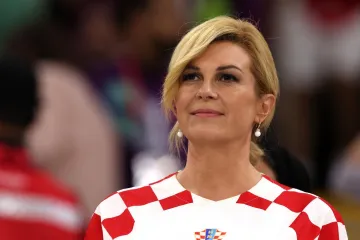 Svi gledaju u Kolindinu 'navijačku' ko&scaron;ulju: Kad čuju cijenu, mnogi će ostati iznenađeni
