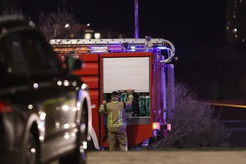 Radio električnom pilom pa izazvao požar: Policija ga kazneno prijavila
