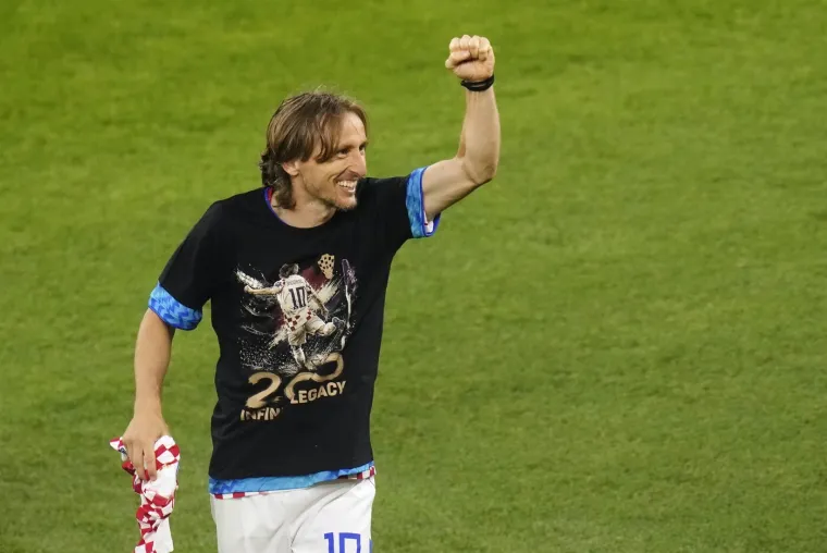 Legendarni Vatreni čestitali Modriću: Pogledajte emotivne poruke za hrvatskog kapetana
