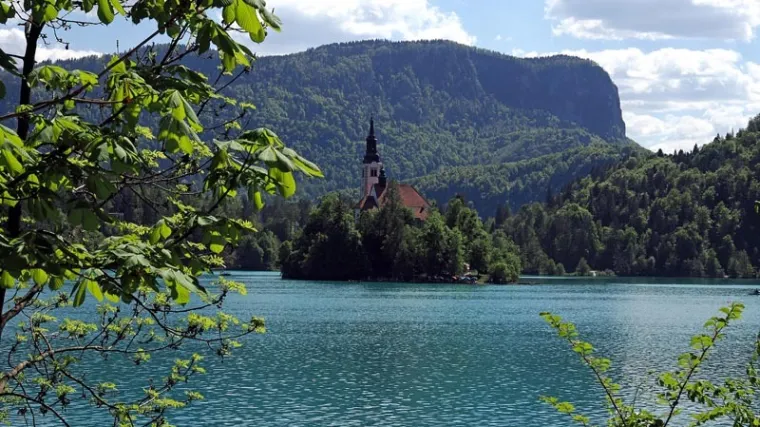 Užas na Bledu: Dijete palo s vidikovca, a zatim niz strmu padinu