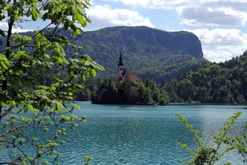 Užas na Bledu: Dijete palo s vidikovca, a zatim niz strmu padinu