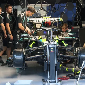 Mercedes prona&scaron;ao novu prednost, FIA nakon pritužbi konkurencije promijenila pravila