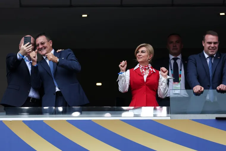 Biv&scaron;a predsjednica ponovno uz Vatrene: Kolinda Grabar-Kitarović zasjala u bijelo-crvenom