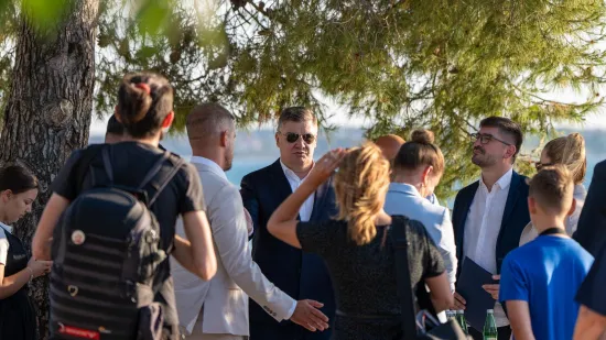 Milanović: 'Plenković vodi horde na Mundijal, a ne znam koga misli slati u Pariz, možda mažoretkinje?'