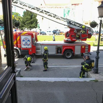 Požar u zgradi Porezne: Gorjelo blizu arhive, na terenu vatrogasci i policija