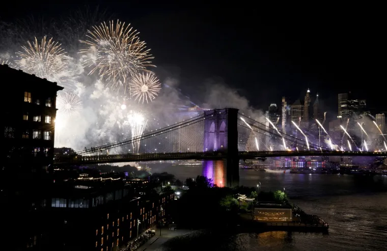 Brooklyn most u plamenu tijekom velike proslave, pojavila se snimka požara