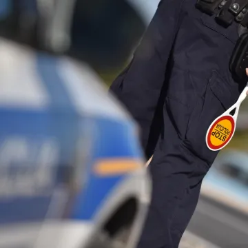 Bježao policiji na neregistriranom motociklu: Dan poslije parkirao im pred postajom