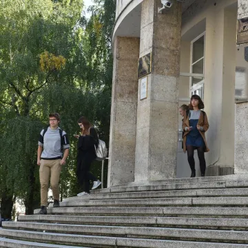 Mladi Hrvati ludi za gimnazijama, brojna zanimanja morat će čekati neka druga vremena