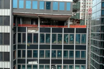 Popustila konstrukcija nebodera na Manhattanu, ulicu zasule cigle: 'Zgrada se i dalje pomiče'