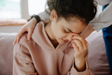 Nakon 13 godina boli mlada žena dobila dijagnozu: 'Kao da me netko stalno bode nožem'