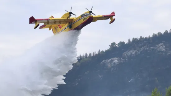 Stra&scaron;na buktinja na Korčuli pod nadzorom, novi problemi za vatrogasce: Izbio požar na Mljetu