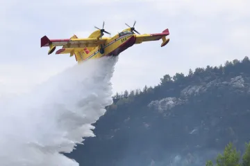 Stra&scaron;na buktinja na Korčuli pod nadzorom, novi problemi za vatrogasce: Izbio požar na Mljetu
