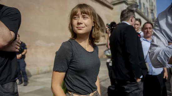 Dok Greta Thunberg spa&scaron;ava svijet, njezina sestra osvaja pozornost goli&scaron;avim izdanjima i glazbom