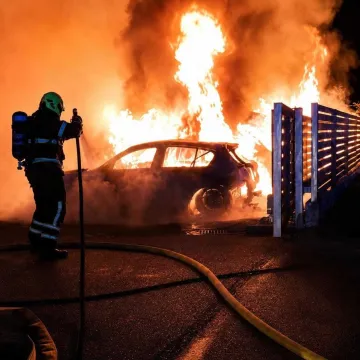 Otkriveno kako je krenuo požar u kojem je izgorjelo 14 automobila u Sesvetama