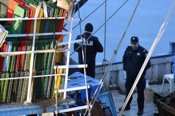 Krvavi obračun na plovilu u Medulinu: Makedonac nožem poku&scaron;ao ubiti Srbina