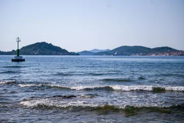 I dostupan i skriven: Otok nadomak Zadra koji čuva priče o carskom ulju i hrabrim ženama