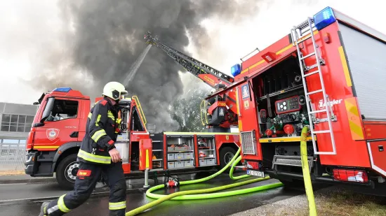 Uga&scaron;en veliki požar u Međimurju, &scaron;teta bi mogla biti milijunska: 'Jako te&scaron;ka intervencija'