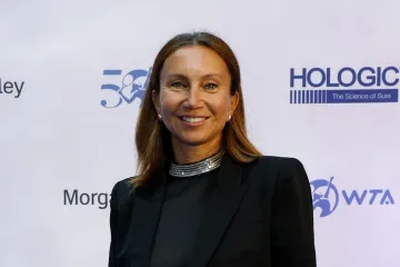 Iva Majoli podijelila rijedak trenutak sa suprugom: Romantičan poljubac ispred Wimbledona