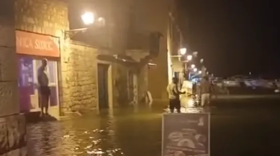 Meteorolog objasnio &scaron;to je fenomen koji je pogodio Hvar: 'Može stići bez vjetra i ki&scaron;e'