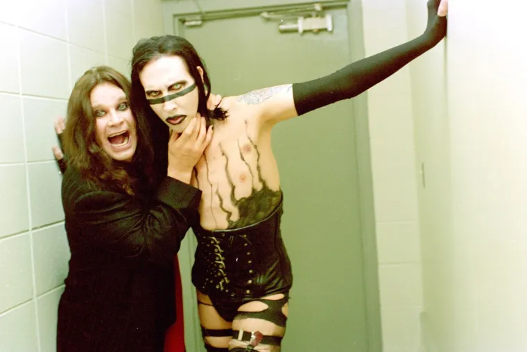 Manson nastupio u Areni, vani odjekivala molitva, a on poručio: 'Ne volim drogu, ona voli mene'