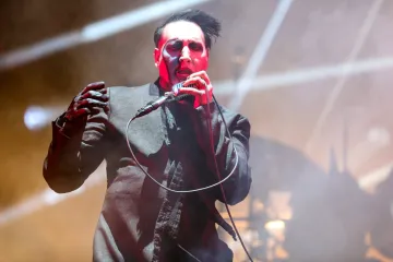 Manson nastupio u Areni, vani odjekivala molitva, a on poručio: 'Ne volim drogu, ona voli mene'