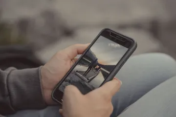 Samo slika!? Pozadina mobitela otkriva puno, a jedna vas generacija zbog nje osuđuje