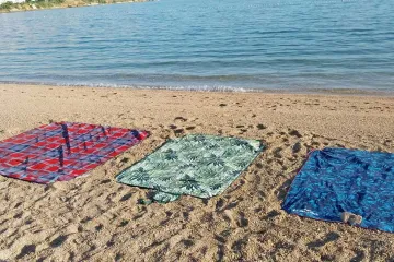 Prvi red do mora - nema govora! Pazite &scaron;to su zorom na plaži zatekli komunalci