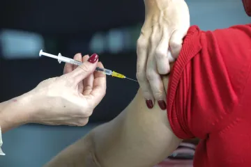 HZJZ otkrio koliko je bilo nuspojava nakon cijepljenja: Riječ je bila o oteklinama, vrtoglavicama...