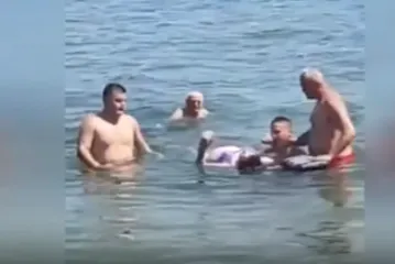 Tri mladića spasila ženu od utapanja u Ka&scaron;tel Gomilici: 'Vikala je: 'Umrit ću, umrit ću!''