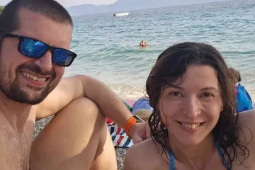 Nasmijan i u sjajnoj formi: Pobjednik 'Života na vagi' Mislav podijelio predivan ljetni trenutak sa suprugom