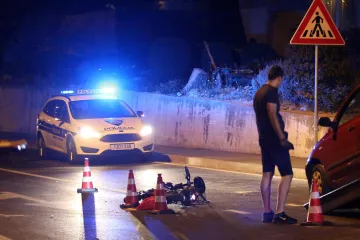 Pijan i bez kacige vozio romobil: Zavr&scaron;io s ozljedama opasnima po život