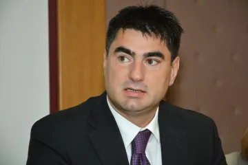 Objavljena imovinska kartica &scaron;efa Hine: Kovačić i supruga samo od najma zarade preko 66.000 &euro;