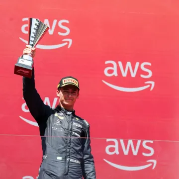 Kaotična sprint utrka: Bosanskohercegovački vozač opet na postolju
