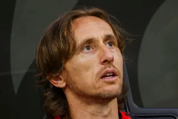 Modrić stigao na pripreme, pred hotelom ga dočekale horde navijača