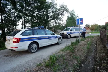 Traže ostavku načelnika koji je sa sinovima prijetio i udarao po autu u kojem je bila beba