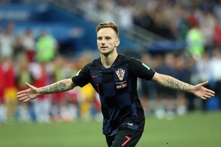 Ivan Rakitić objavio niz fotografija sa suprugom i otkrio svoje najdraže mjesto