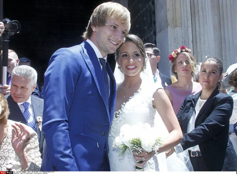Ivan Rakitić objavio niz fotografija sa suprugom i otkrio svoje najdraže mjesto