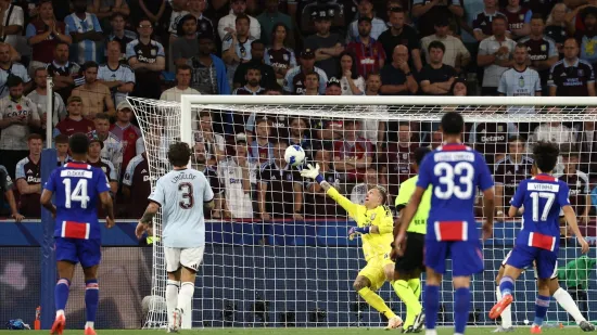 GOOOL!!! Kakav triler u Salzburgu! Robusni 'klinac' izluđuje PSG: Villa je izjednačila